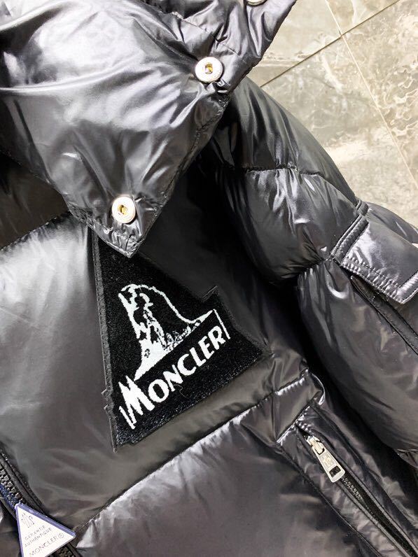 MONCLER COAT - MC122