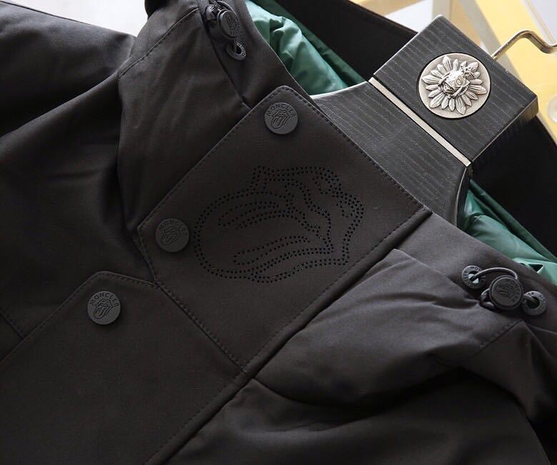 MONCLER COAT - MC126