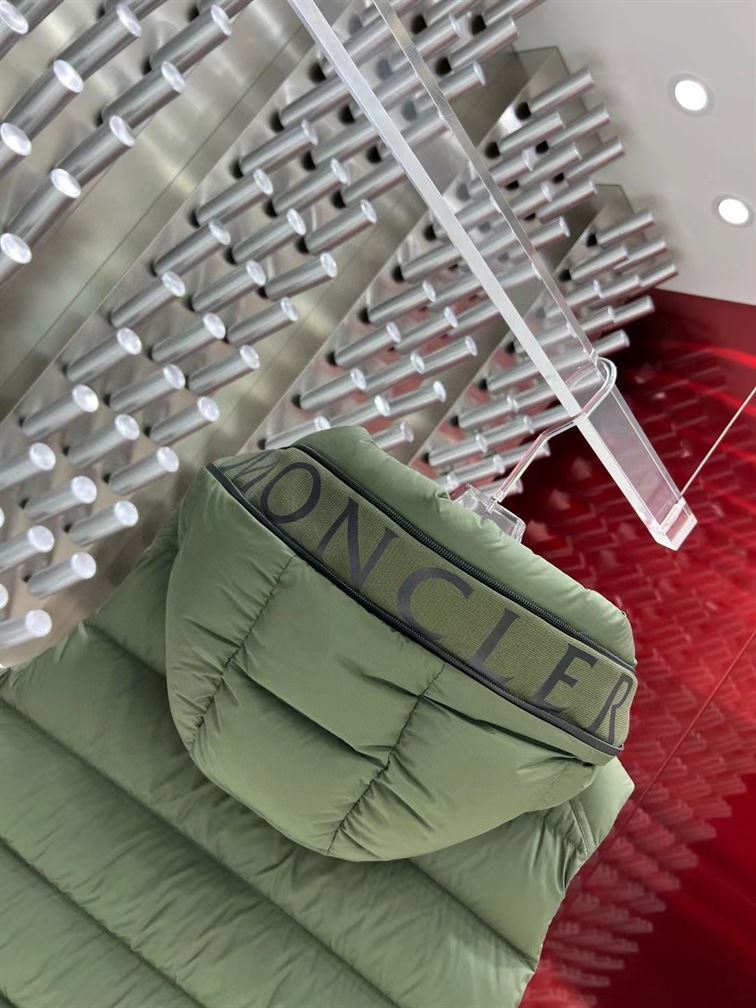 MONCLER DOWN GILET - MC131