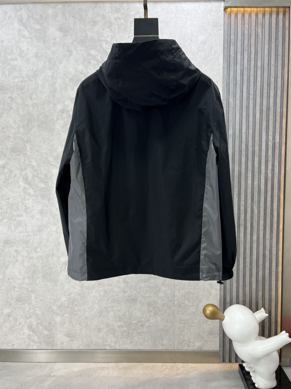 MONCLER GUIERS RAIN JACKET - MC099