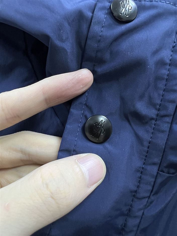 MONCLER GUIERS RAIN JACKET - MC100