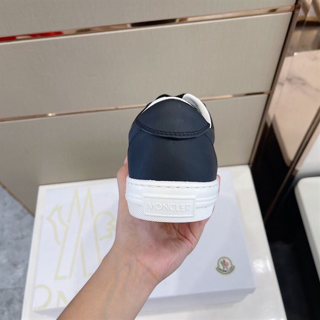 MONCLER LOW-TOP SNEAKERS - MCS011