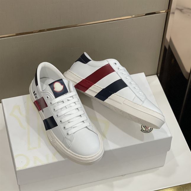 MONCLER MONTPELLIER STRIPED LOGO-PRINT SNEAKERS - MCS005
