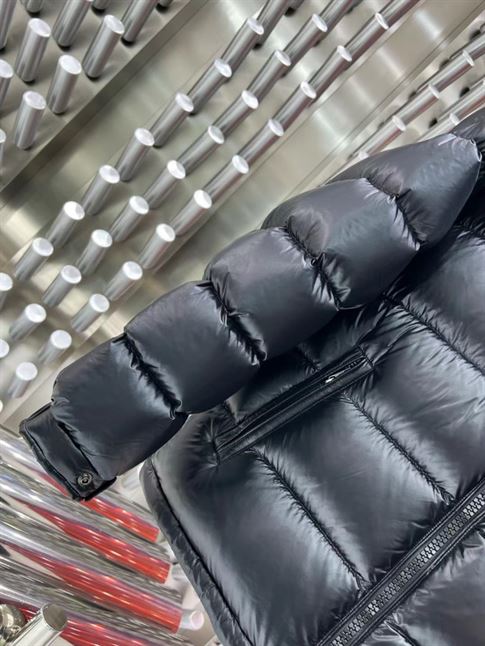 MONCLER PADDED DOWN JACKET - MC082