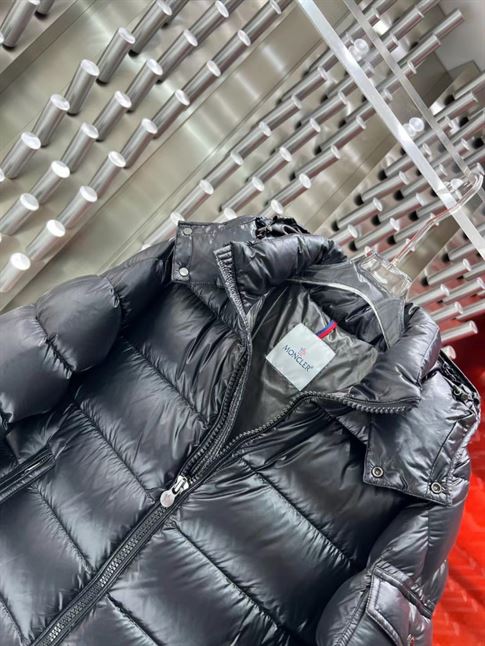 MONCLER PADDED DOWN JACKET - MC082
