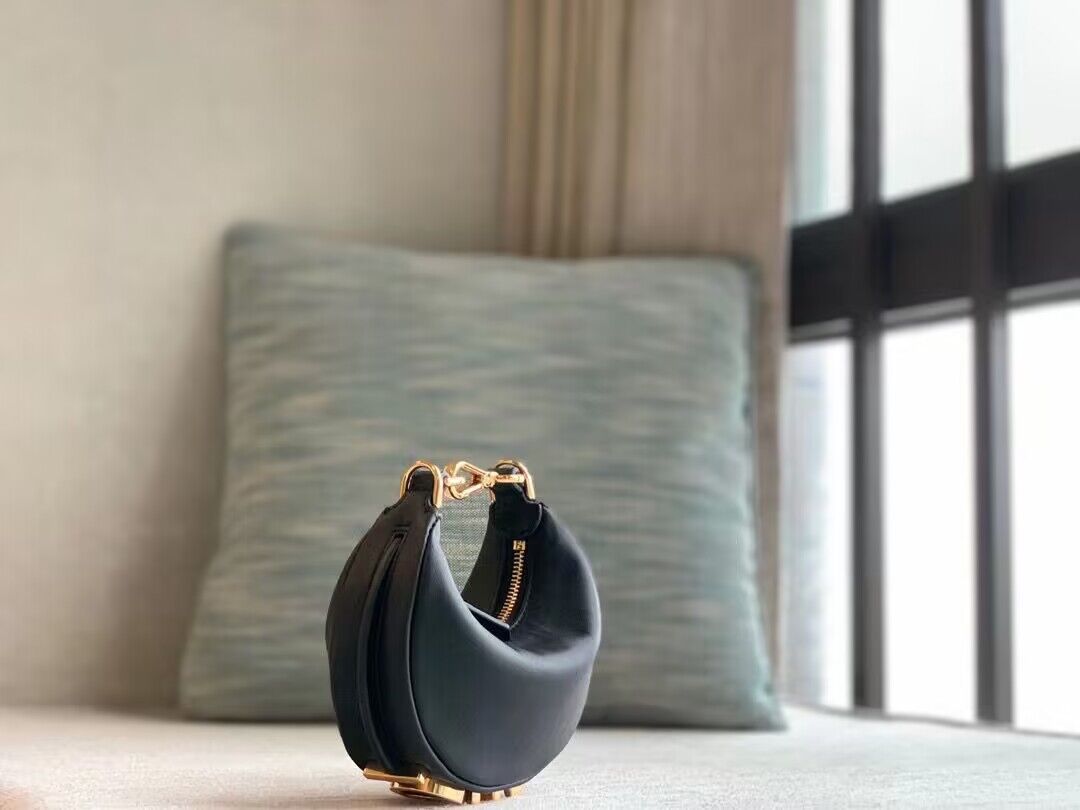 NANO FENDYGRAPHY BLACK LEATHER CHARM