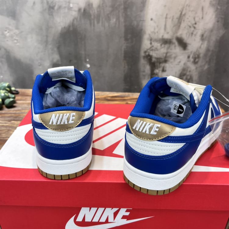 NIKE DUNK LOW KANSAS CITY RAYALS - NSN024