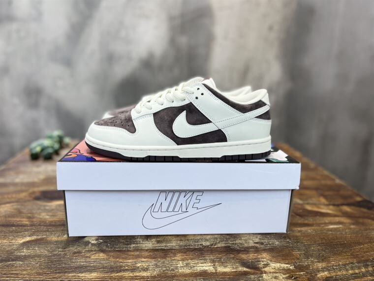 NIKE SB DUNK LOW SNEAKER - NSN017