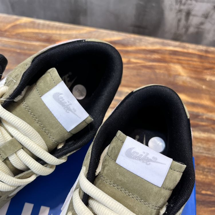 NIKE SB DUNK LOW SNEAKER - NSN019