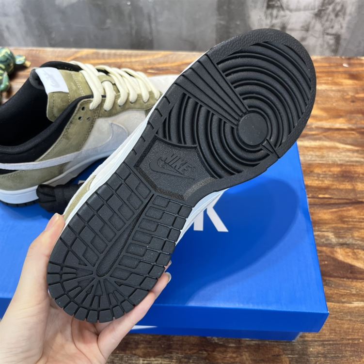 NIKE SB DUNK LOW SNEAKER - NSN019