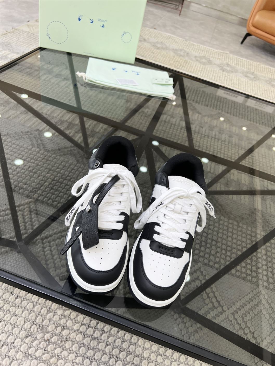 OFF-WHITE OUT OF OFFICE BLACK WHITE SNEAKER - OFW015