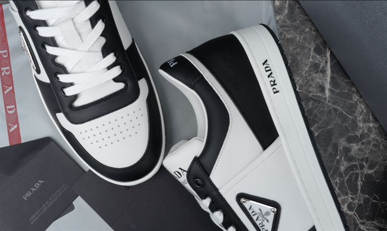PRADA DOWNTOWN LEATHER SNEAKERS - PRS069