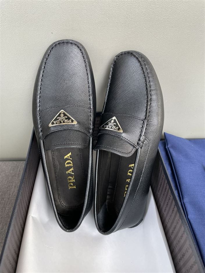 PRADA SAFFIANO LEATHER DRIVER - PRS036