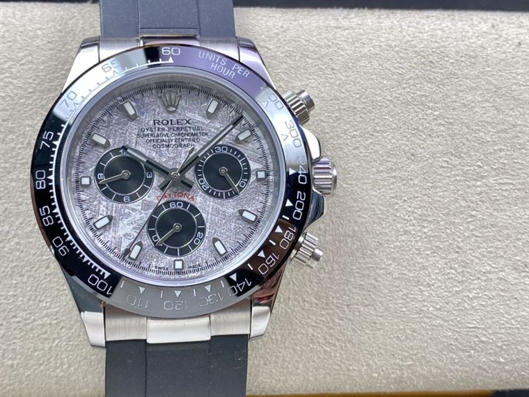 ROLEX OYSTER PERPETUAL SUPERLATIVE CHRONOMETER OFFICIALLY CERTIFIED