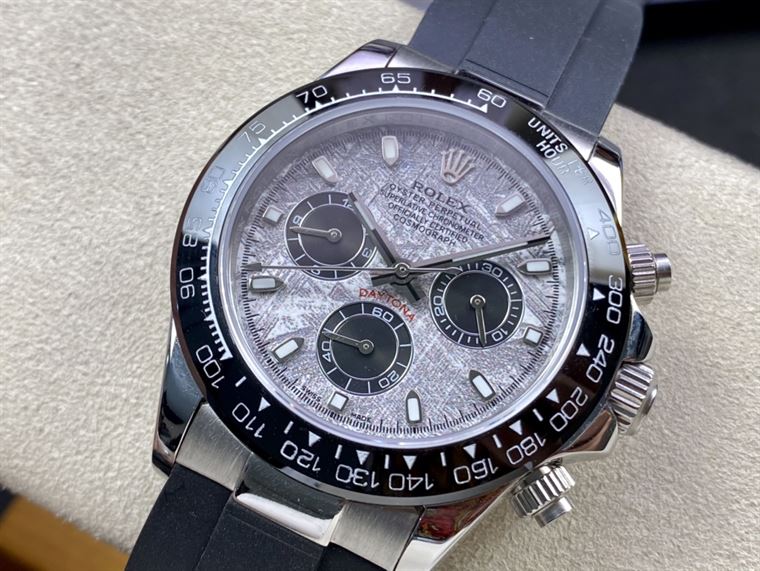 ROLEX OYSTER PERPETUAL SUPERLATIVE CHRONOMETER OFFICIALLY CERTIFIED