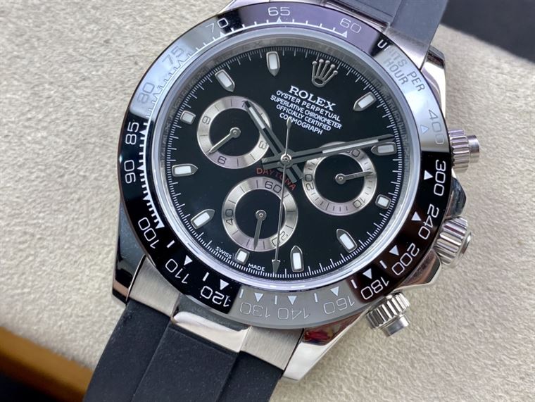 ROLEX OYSTER PERPETUAL SUPERLATIVE CHRONOMETER OFFICIALLY CERTIFIED