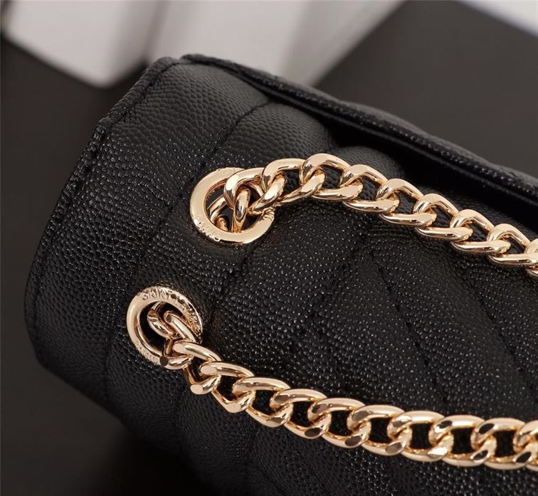 YSL ENVELOPE MEDIUM CHAIN BAG IN SUPPLE