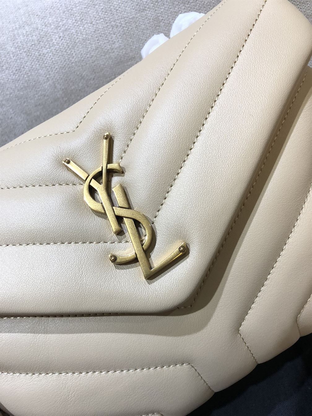 YSL LOULOU WHITE CREAM BAG