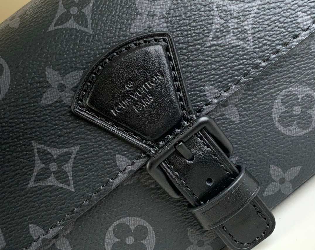 Louis Vuitton Montsouris Wearable Wallet Black - LW132