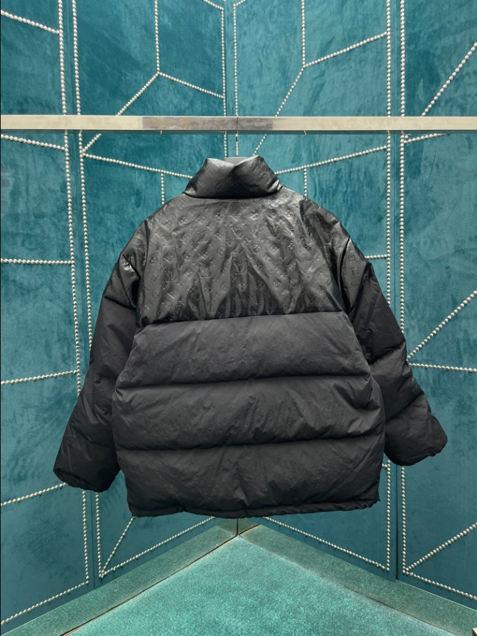 LOUIS VUITTON BLACK COAT - LVC043