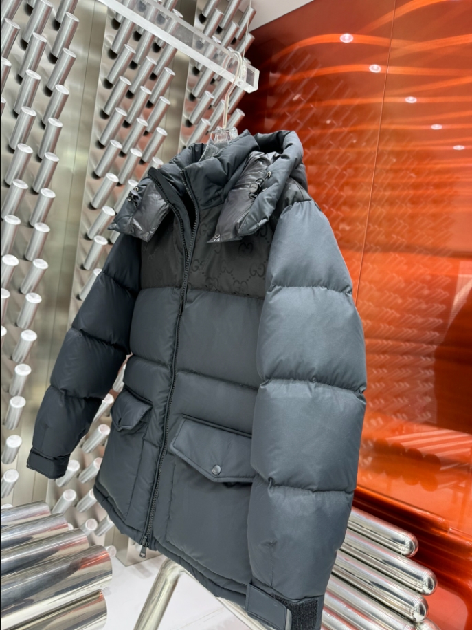 GUCCI Puffer Black Coat - GCJ049