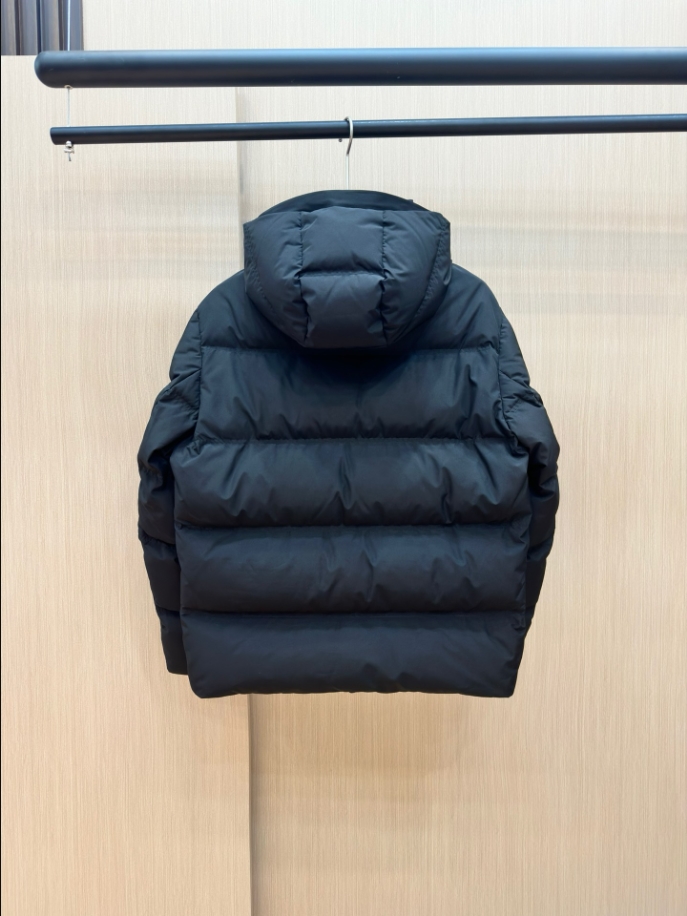 MONCLER Puff Black Hooded Coat - MC142