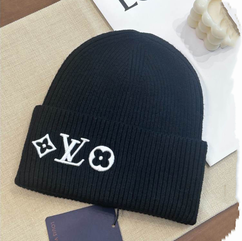 Louis Vuitton Black Logo LV White Hats - LVC002