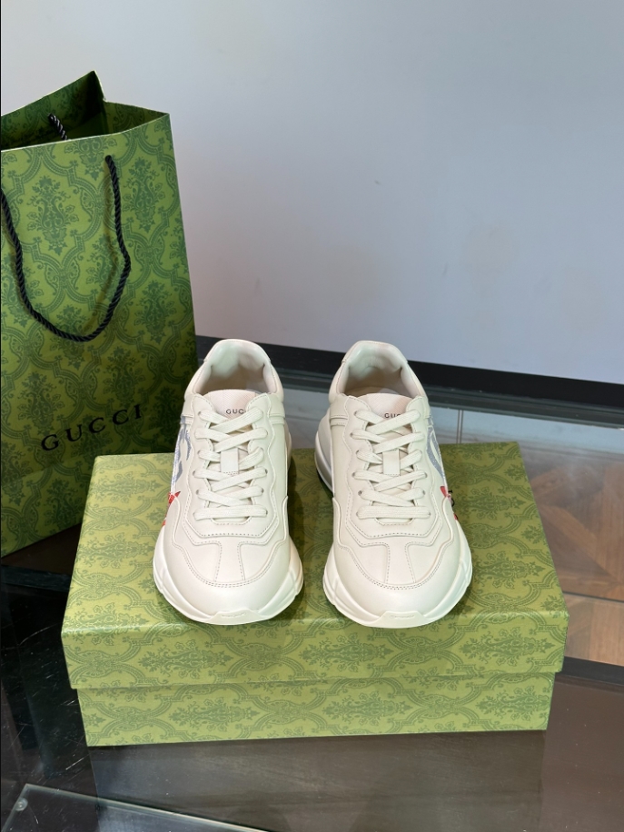 Gucci Ivory Leather Double G Sneaker - GCC175