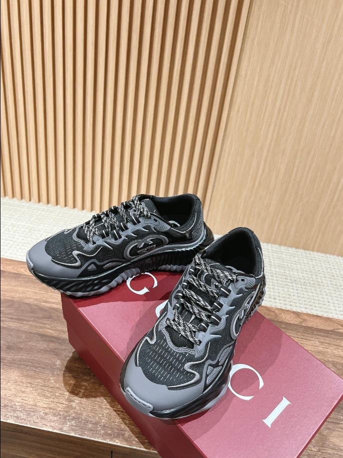 Gucci Ripple Black Dusty Sneaker - GCC163