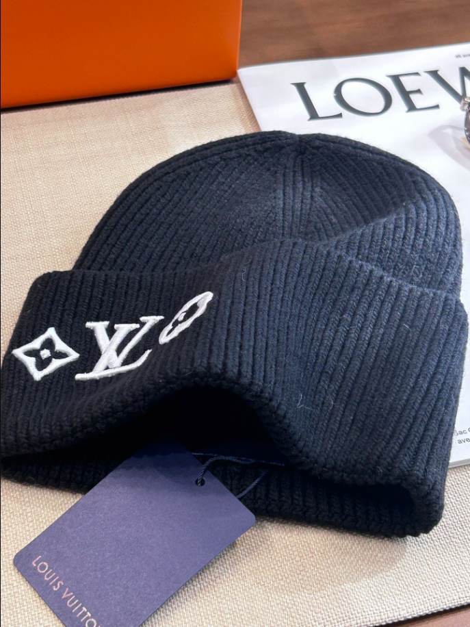 Louis Vuitton Black Logo LV White Hats - LVC002