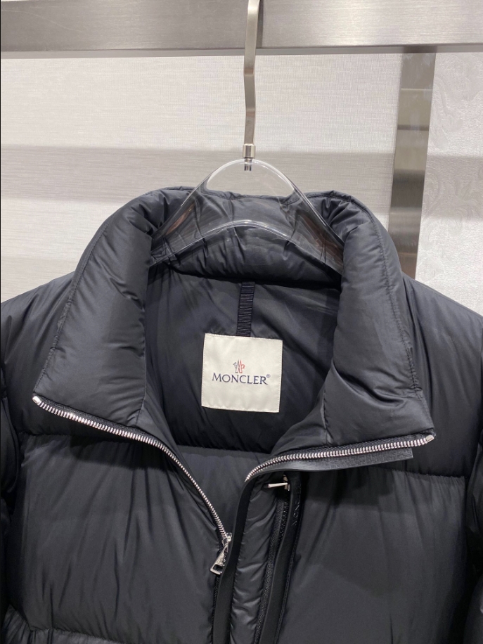 MONCLER Winter Puffer Black Coat - MC145