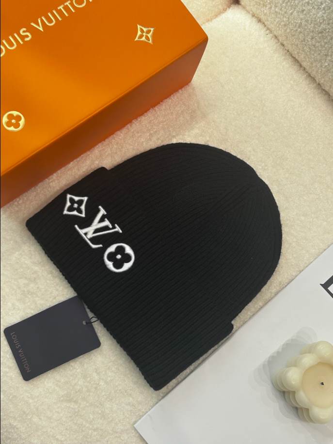 Louis Vuitton Black Logo LV White Hats - LVC002