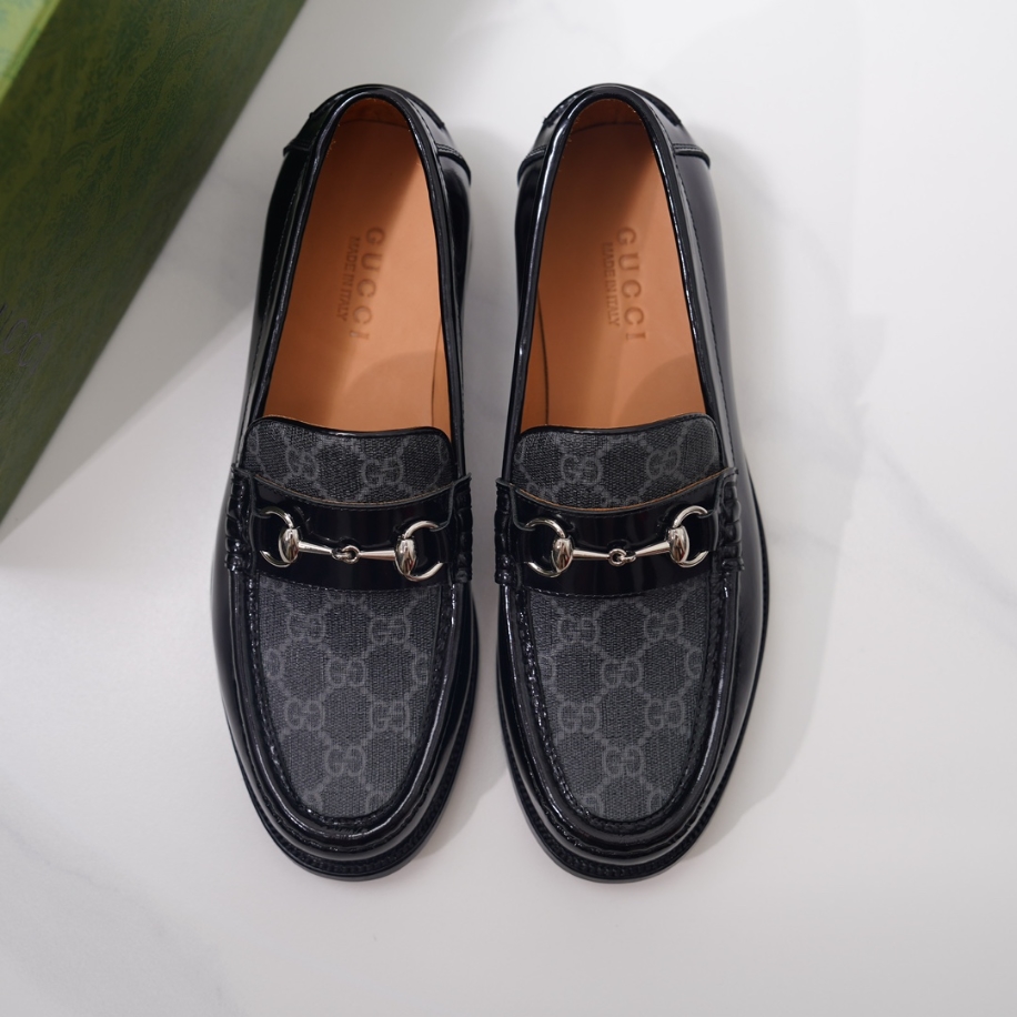 GUCCI LEATHER BLACK GC LOGO LOAFER - GL054