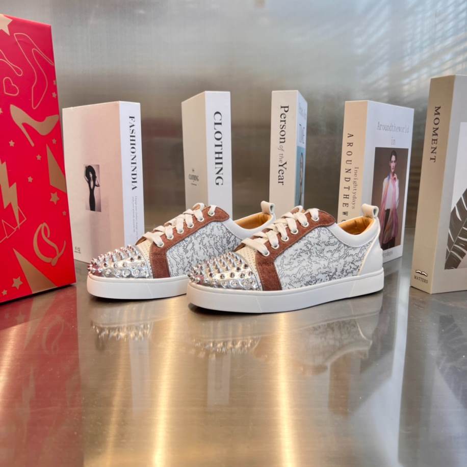 Christian Louboutin Louis Junior Spikes Orlato Sneaker - CLS040