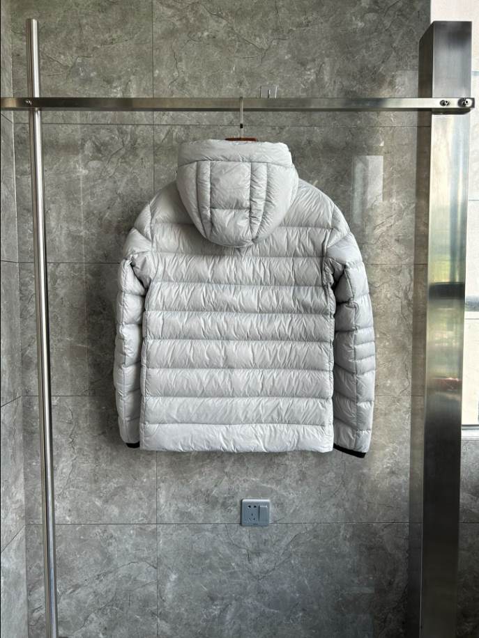 Canada Goose White Gray Crofton Down Jacket - CN34