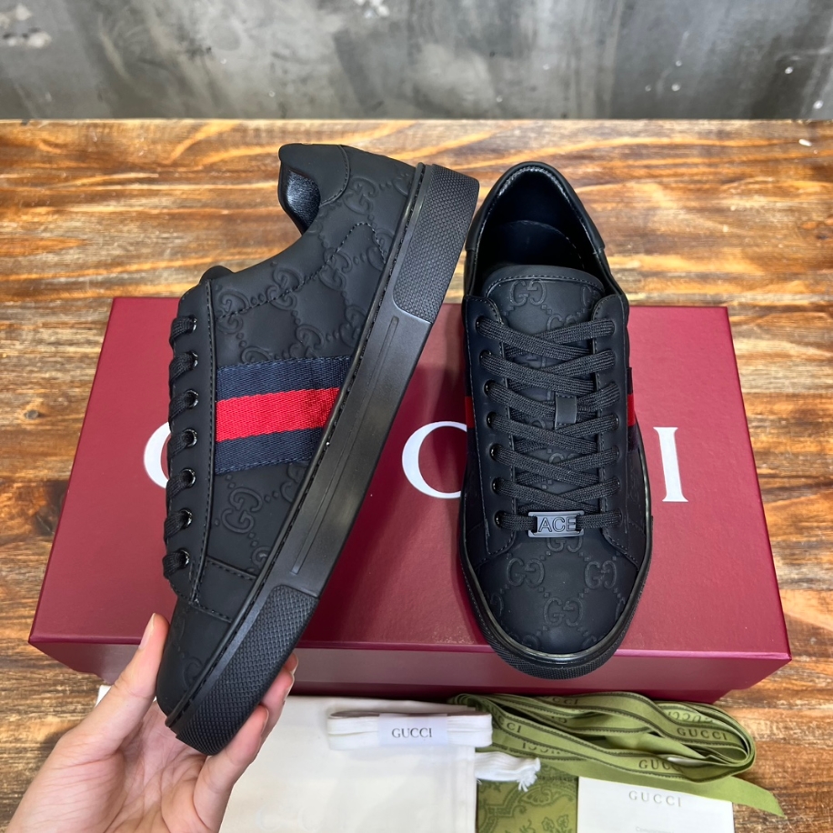 Gucci ACE Black and Red Web Sneaker - GCC170