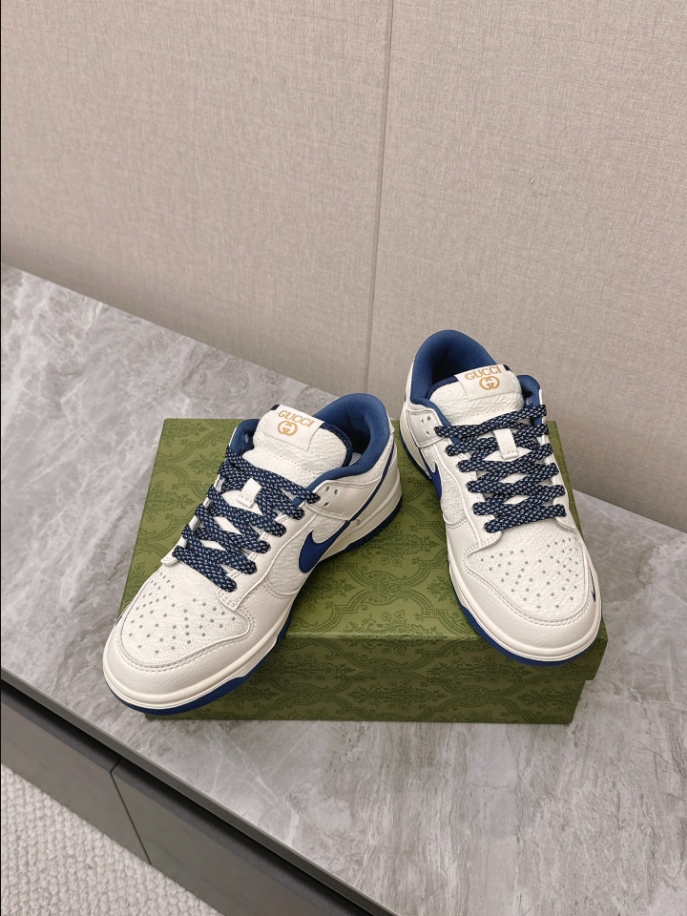 Nike SB Dunk Low x Gucci White Blue Sneaker - GCC162