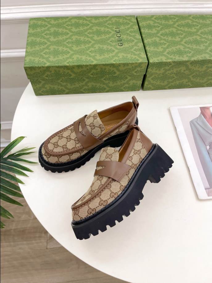 Gucci Jordaan Brown Embroidered Leather Loafer - GL079