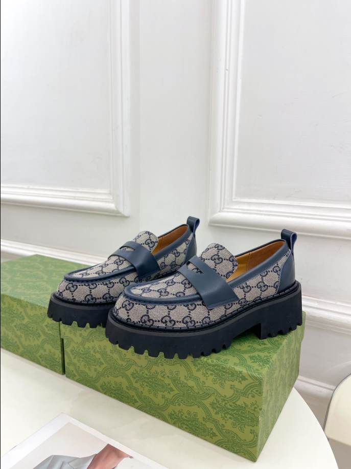 Gucci Jordaan Blue Embroidered Leather Loafer - GL078