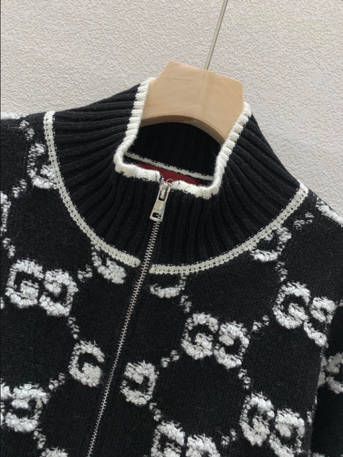 GUCCI Bouclé Stitch Jacquard Black Knitwear - GCK053