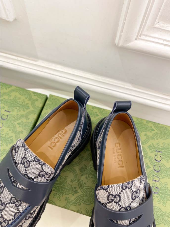Gucci Jordaan Blue Embroidered Leather Loafer - GL078