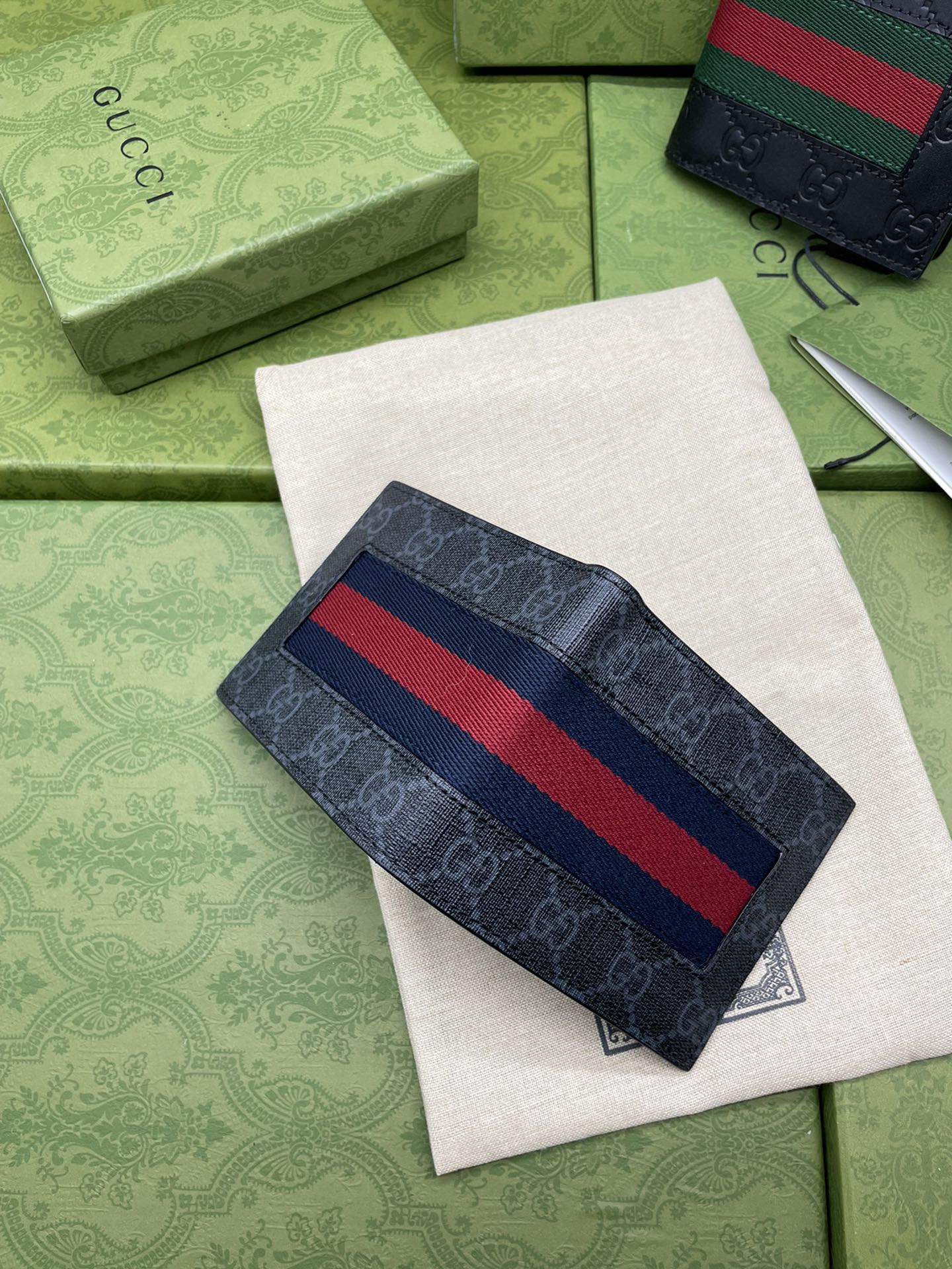 GUCCI BIFOLD GG SUPREME WEB BLACK WALLET - WLG052 GUCCI BIFOLD GG SUPREME WEB BLACK WALLET