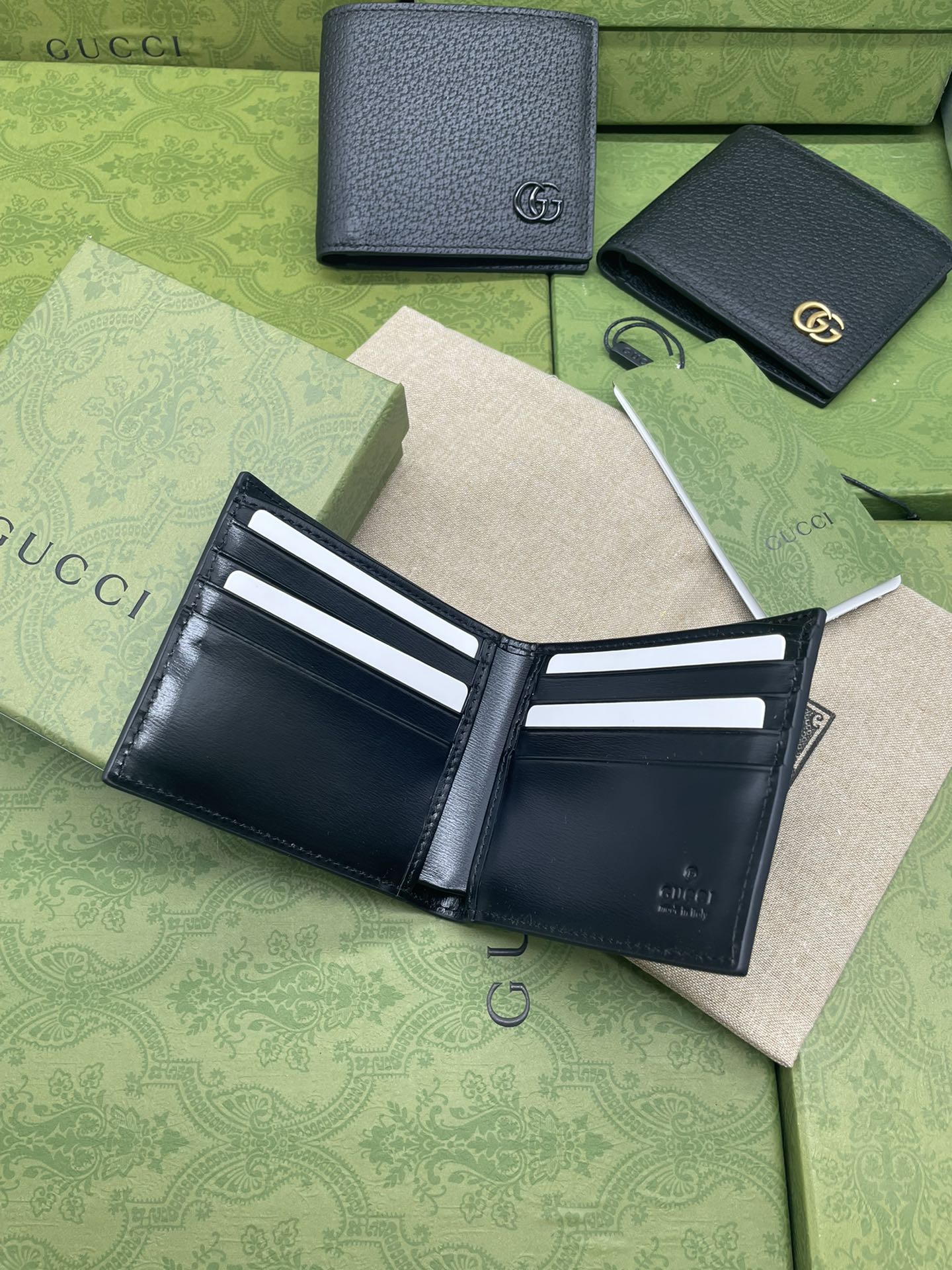 GUCCI DOUBLE G BI-FOLD - WLG059 GUCCI DOUBLE G BI-FOLD