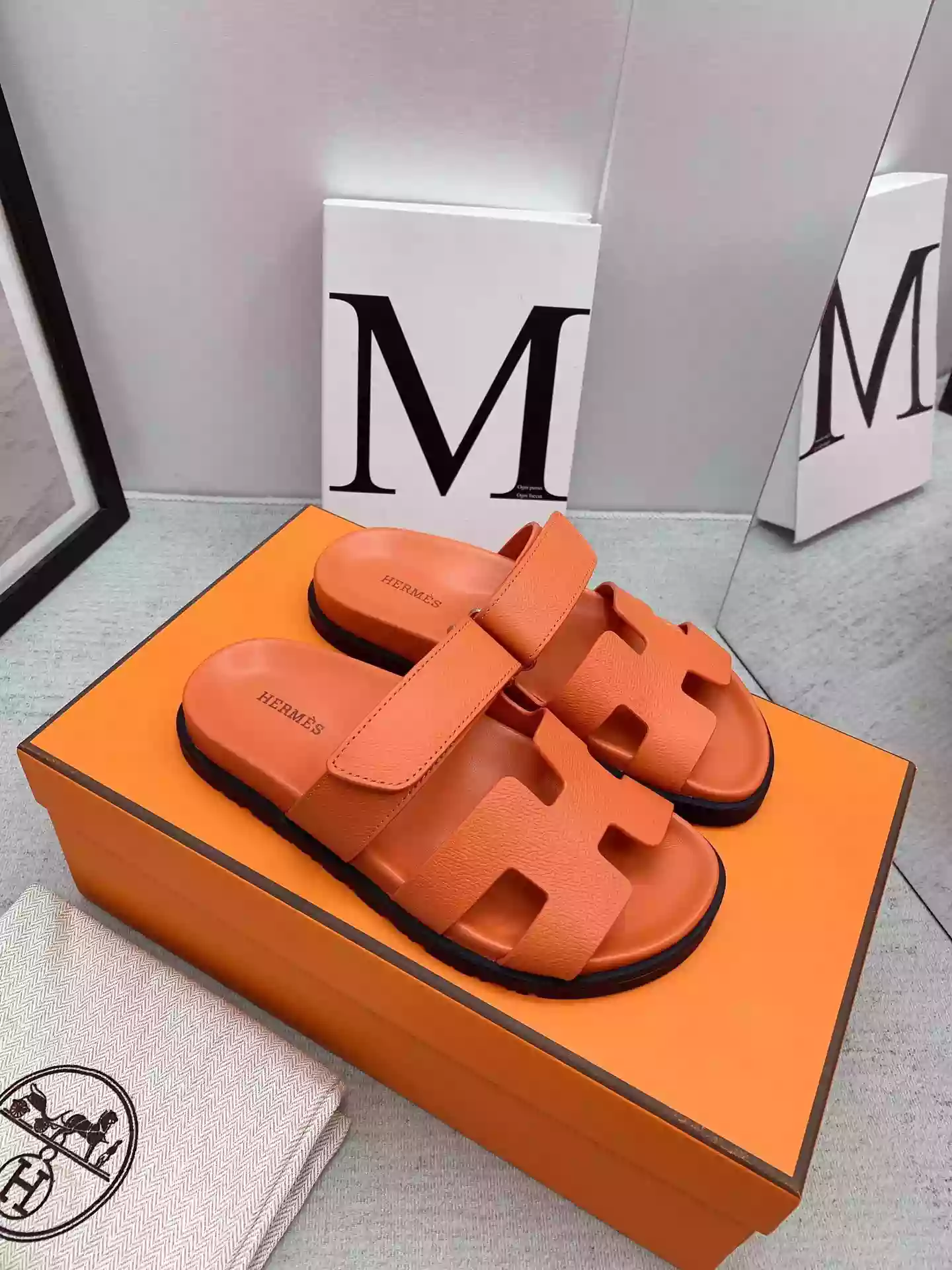 HERMES MEN'S CHYPRE SANDALS IN ORANGE EPSOM CALFSKI - HMSD001