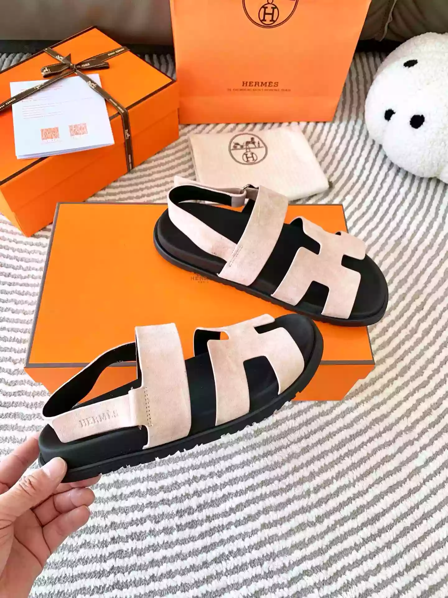 HERMES MEN'S GENIUS SANDALS IN BEIGE SUEDE CALFSKIN - HMSD002