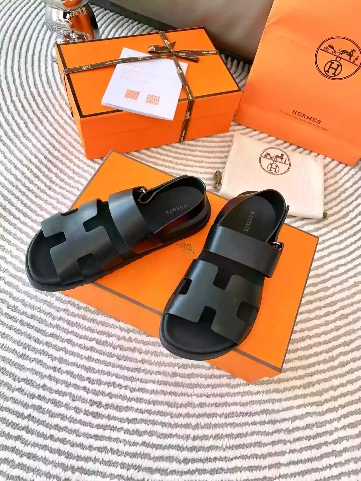 HERMES MEN'S GENIUS SANDALS IN BLACK CALFSKIN - HMSD003