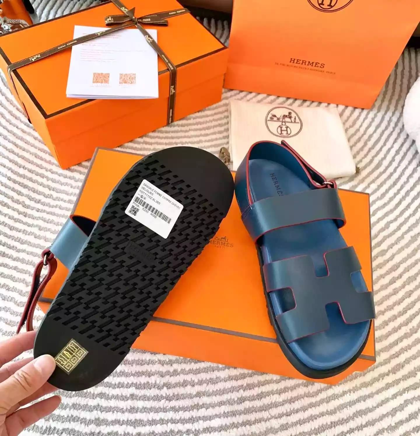 HERMES MEN'S GENIUS SANDALS IN BLUE CALFSKIN - HMSD004