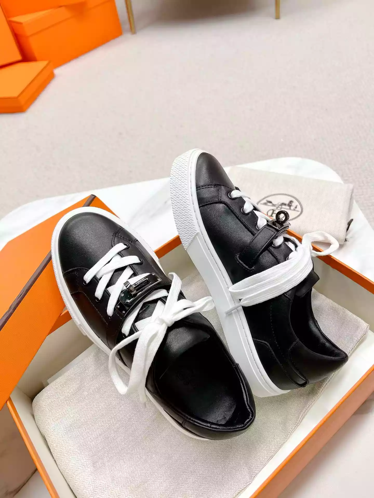 Hermès Sneakers