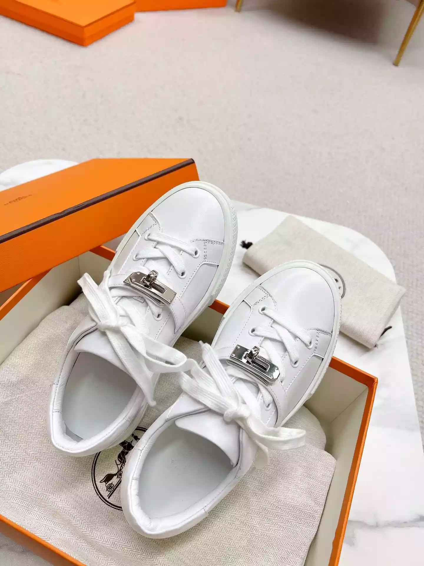Hermès Sneakers