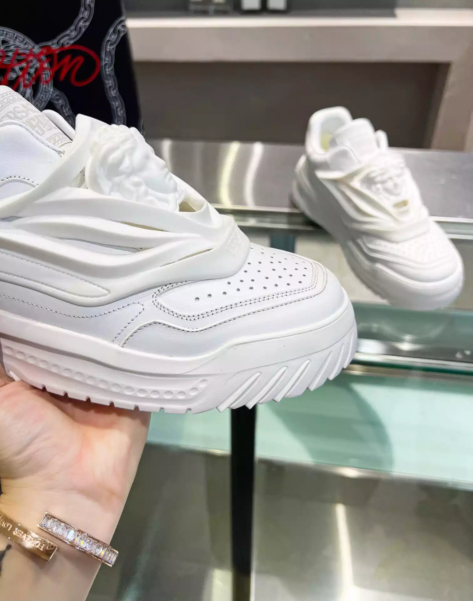 VERSACE WOMEN'S ODISSEA SNEAKERS IN WHITE LEATHER - VSS020